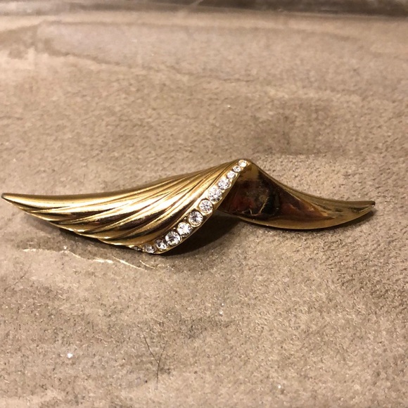 Jewelry - Beautiful Vintage Pin